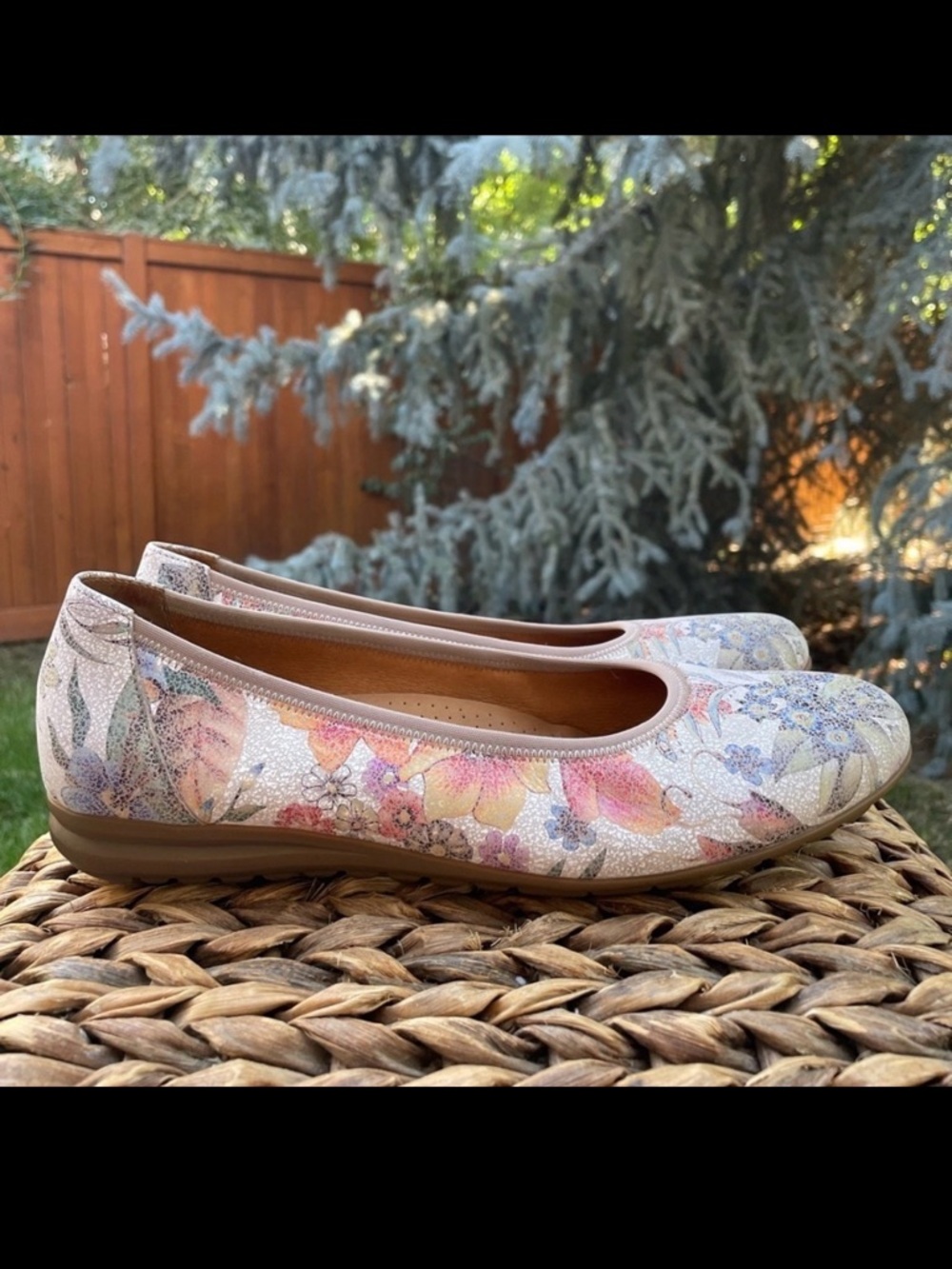 Gabor UK Splash Faded Floral Leather Slip on Ballet Flats. UK size 7.5 US 9.5/10